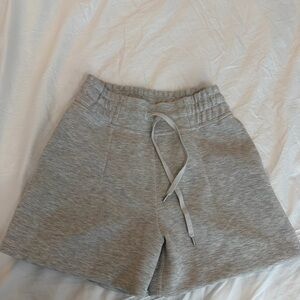 Lululemon softstreme heather grey shorts size 4